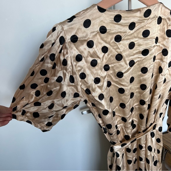 cream with black polka dots satin wrap dress lightly worn fits more like xs - Picture 2 of 3